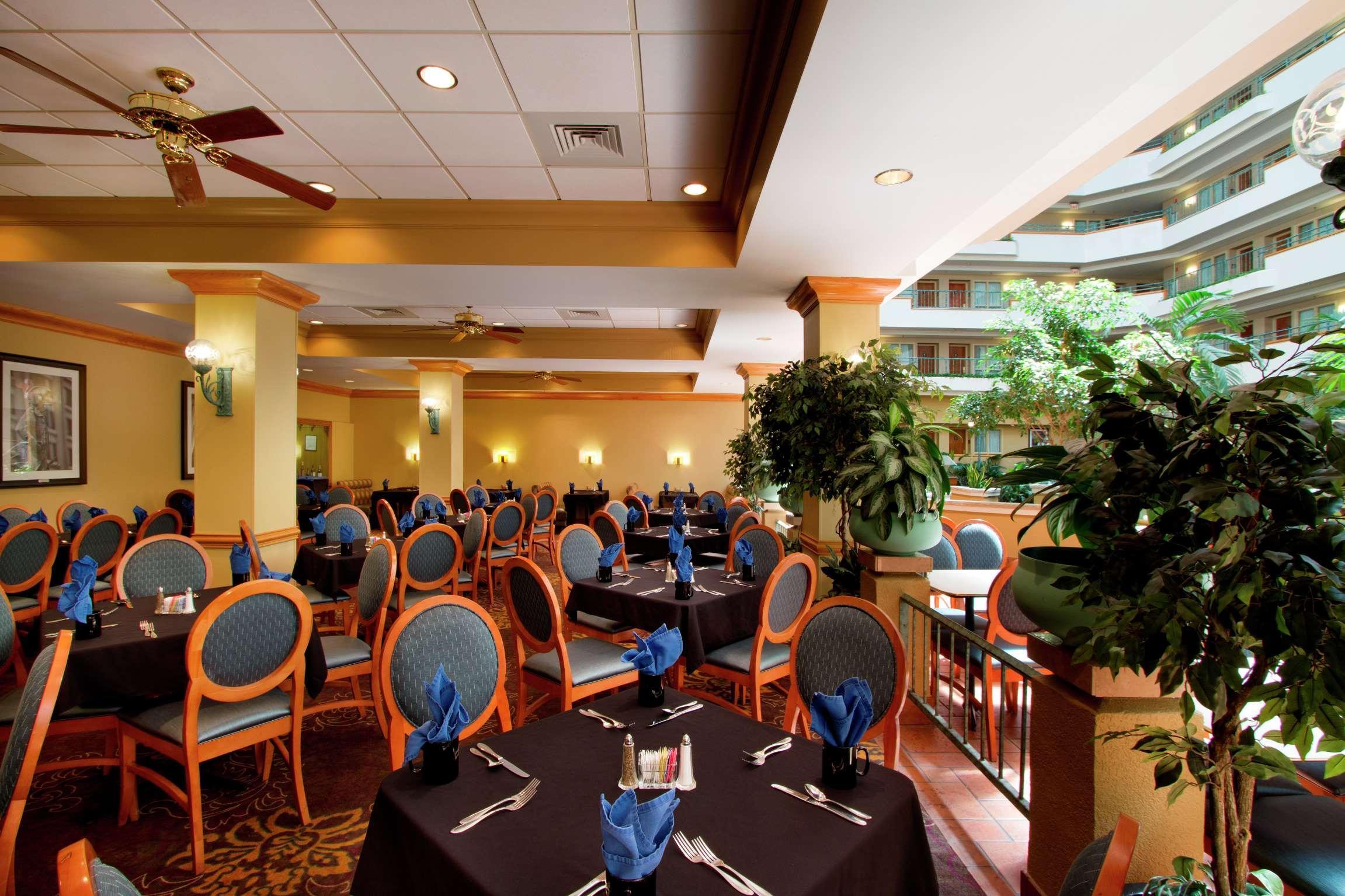 Embassy Suites By Hilton Greensboro Airport Extérieur photo