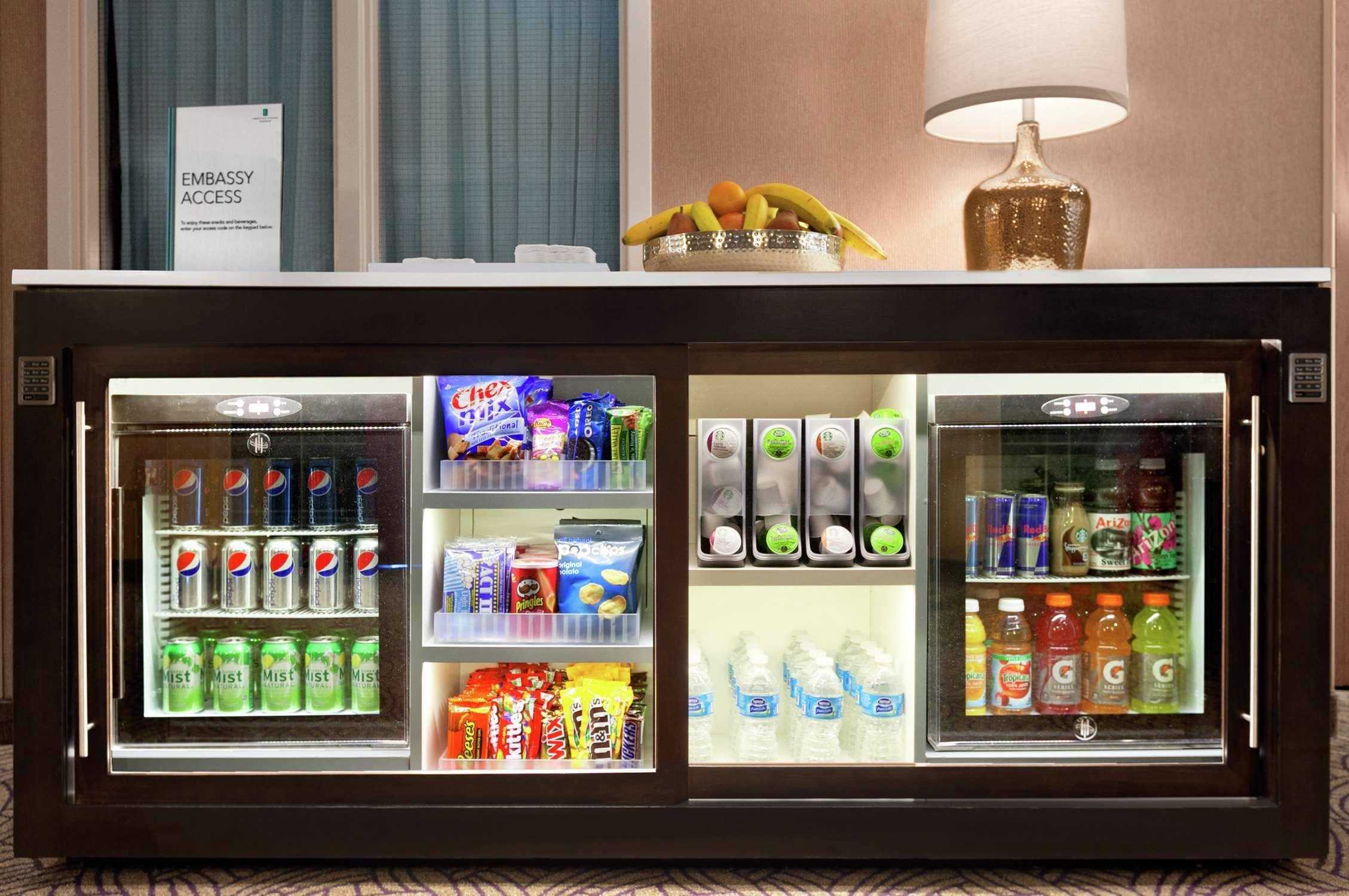 Embassy Suites By Hilton Greensboro Airport Extérieur photo