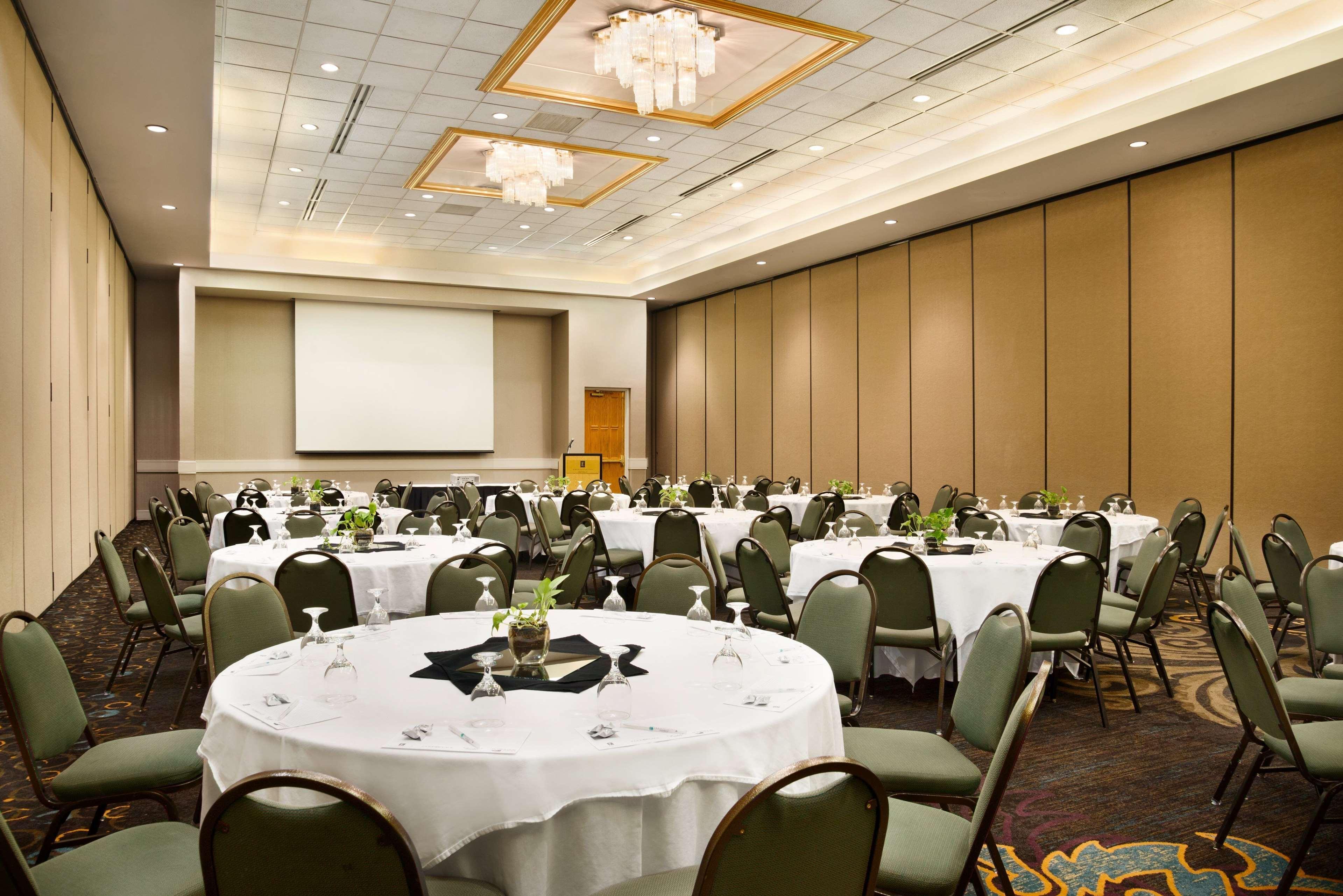 Embassy Suites By Hilton Greensboro Airport Extérieur photo