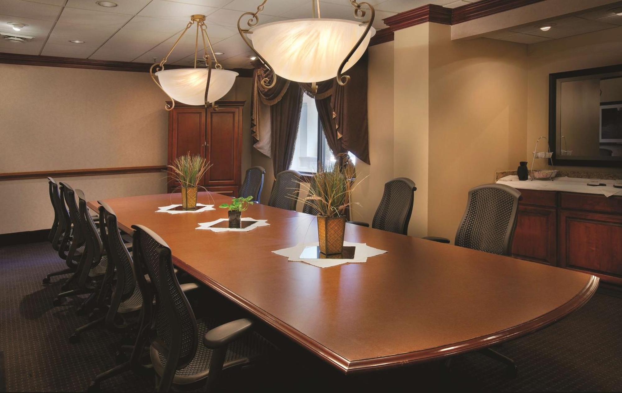 Embassy Suites By Hilton Greensboro Airport Extérieur photo