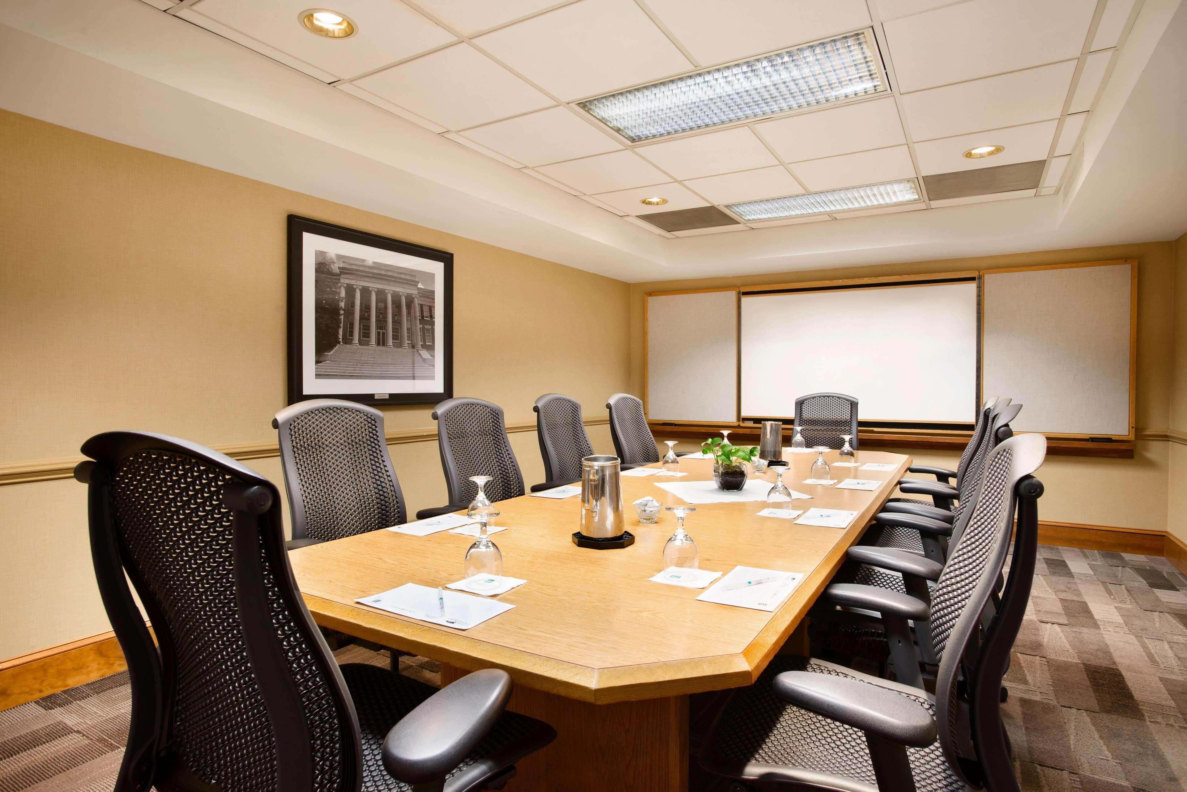 Embassy Suites By Hilton Greensboro Airport Extérieur photo