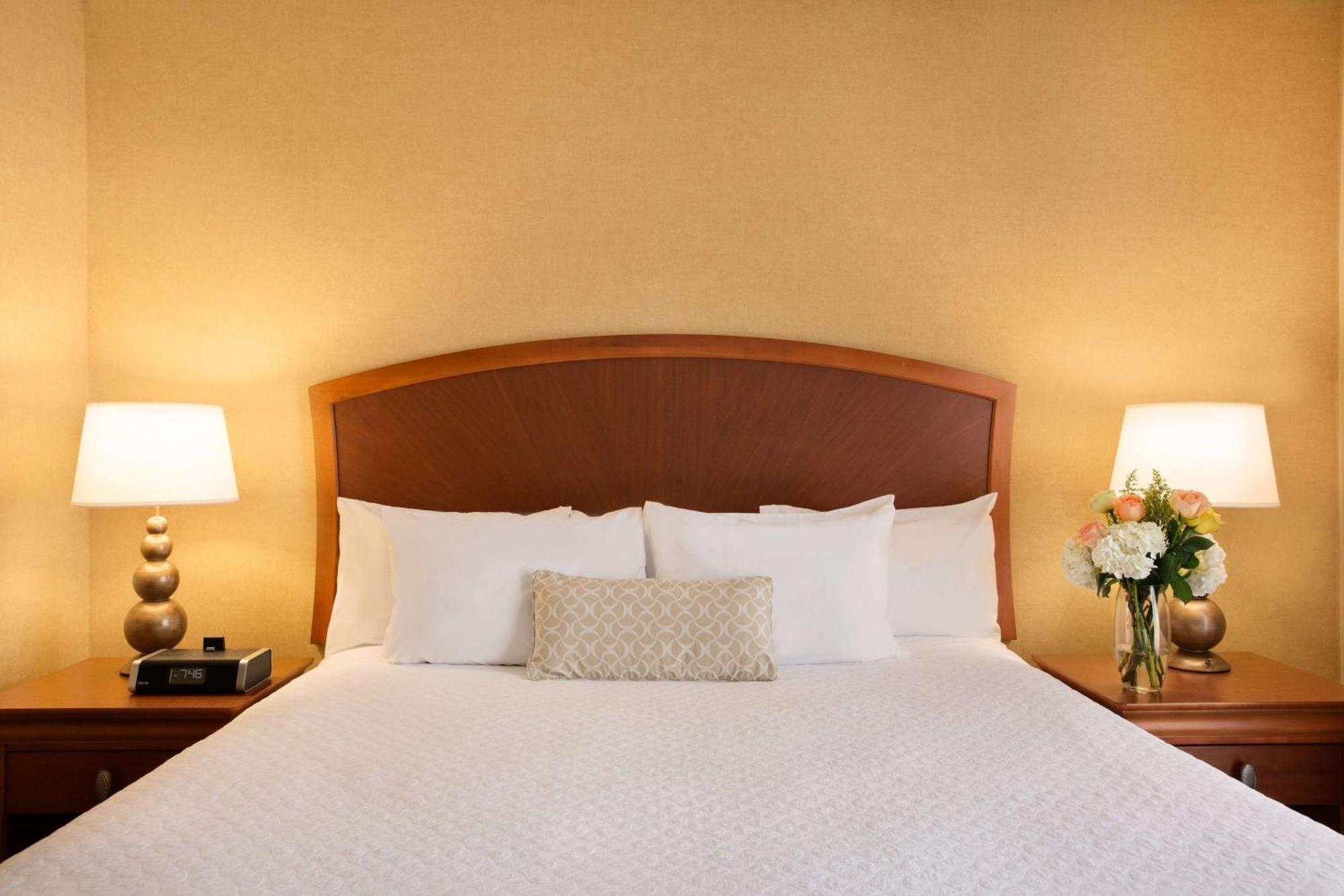 Embassy Suites By Hilton Greensboro Airport Extérieur photo