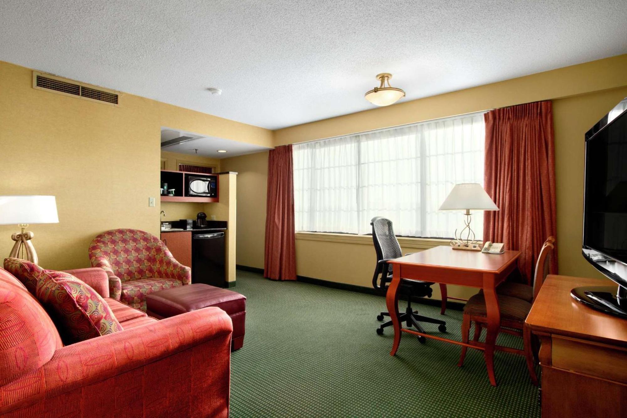 Embassy Suites By Hilton Greensboro Airport Extérieur photo