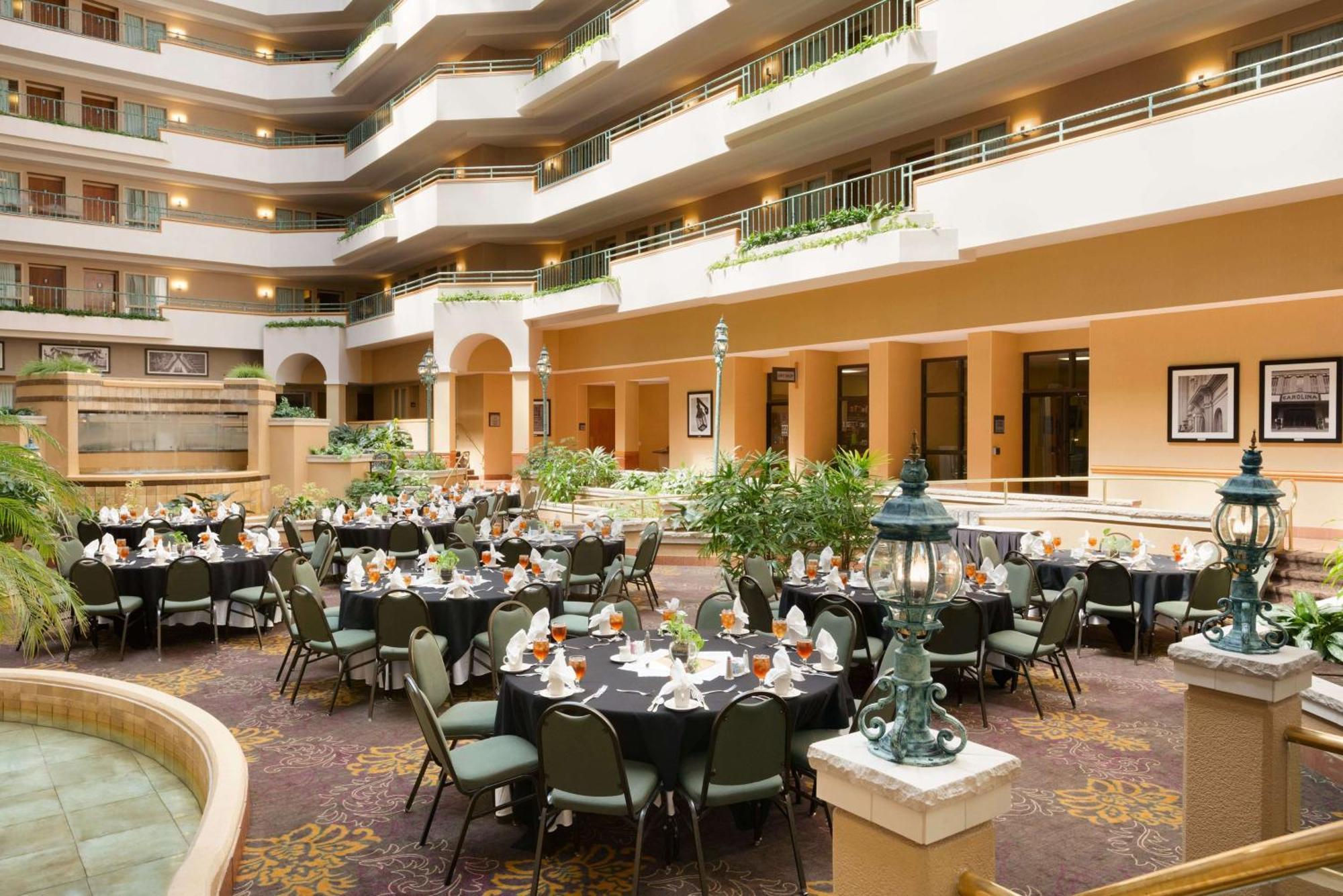 Embassy Suites By Hilton Greensboro Airport Extérieur photo