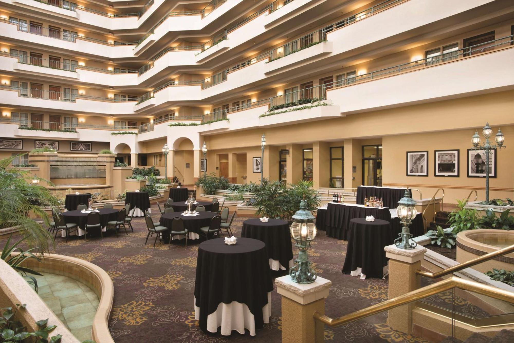 Embassy Suites By Hilton Greensboro Airport Extérieur photo