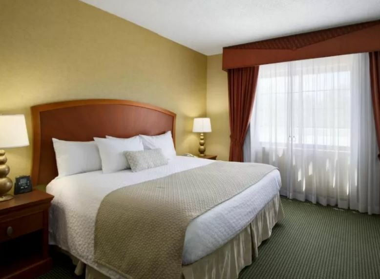 Embassy Suites By Hilton Greensboro Airport Extérieur photo